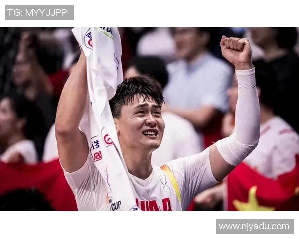 中国男篮与澳洲队巅峰对决展现篮球魅力与实力较量的精彩瞬间